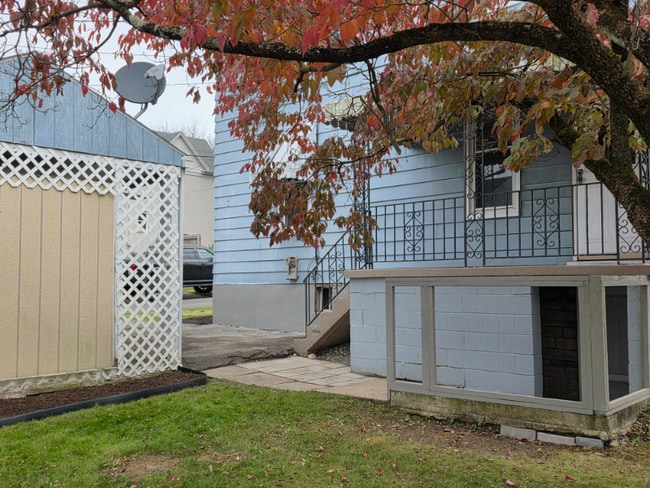 Photo - 1704 Broad St