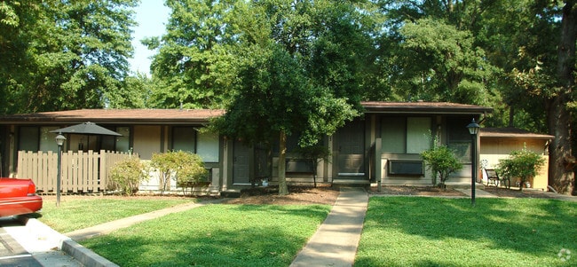 Saddlewood Apartments