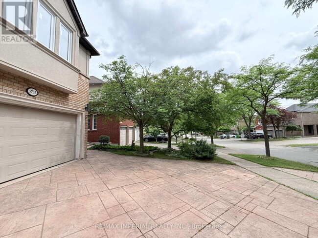 Photo - 5735 Tayside Crescent