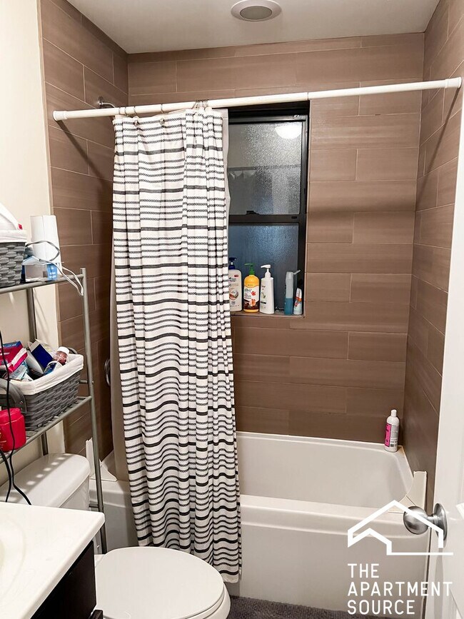 Photo - 4647 N Wolcott Ave Unit 1D