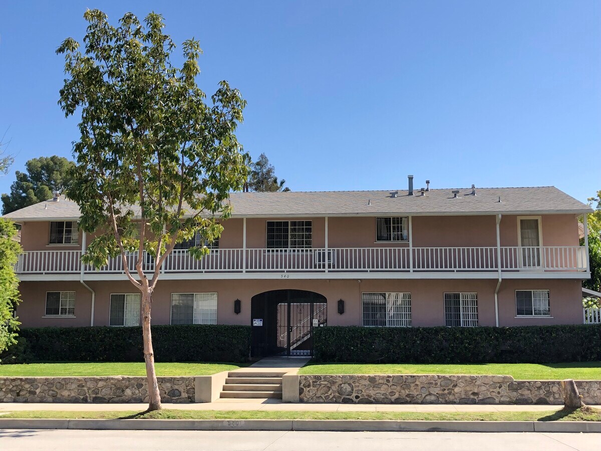 Photo - 540 E California Blvd Apartments