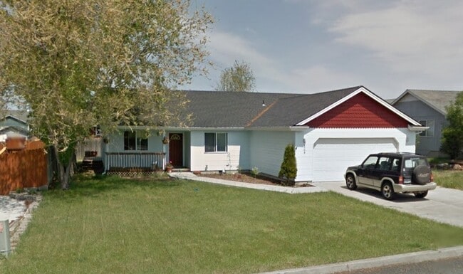 Building Photo - House on D Street in Culver