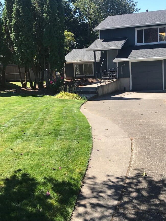 Front of 1237 - 1237 SE Olvera Pl