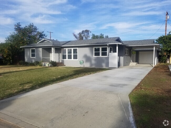 Building Photo - 5165 Carlingford Ave Rental