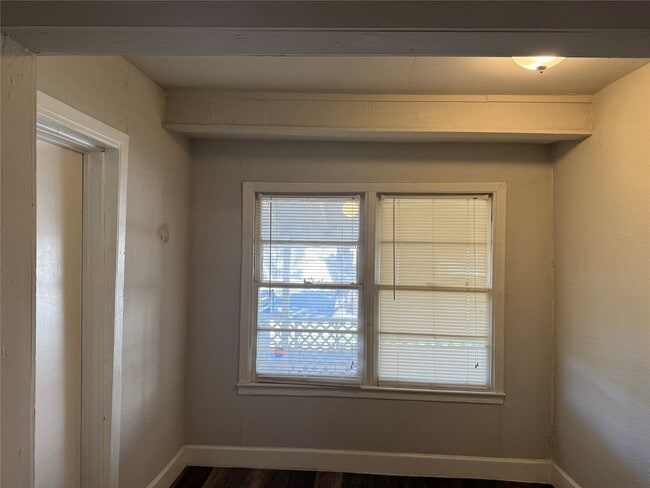 Photo - 4511 S Main St