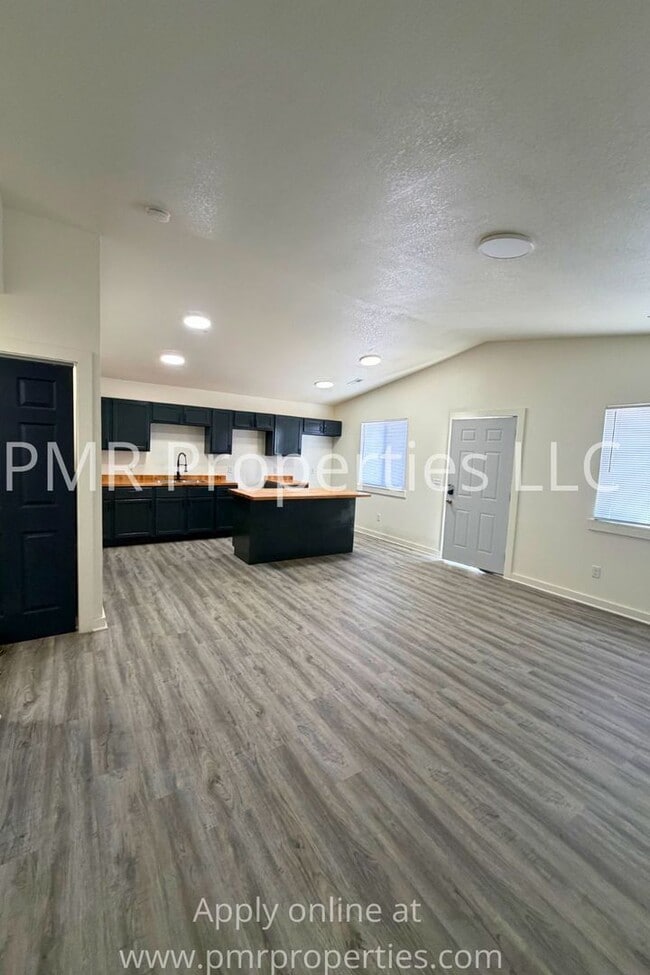 Photo - 915 S 15th St