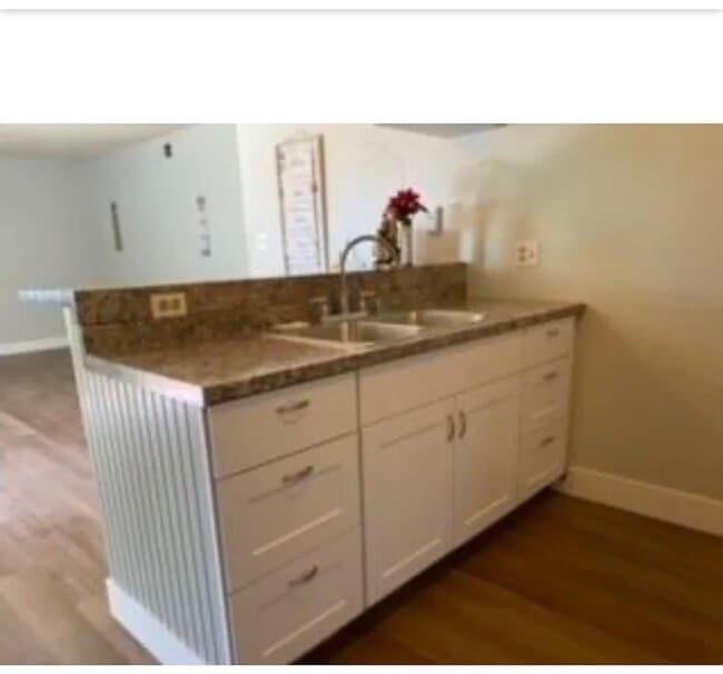 Photo - 1323 Pinetree Dr Unit 1323 Pinetree Dr #1