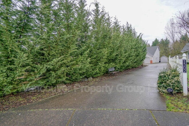 Photo - 1302 NW 3rd Cir