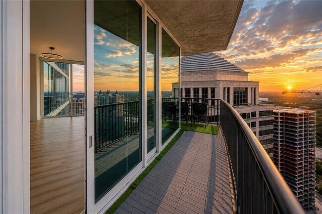Photo - 1080 Peachtree St NE Unit 3403