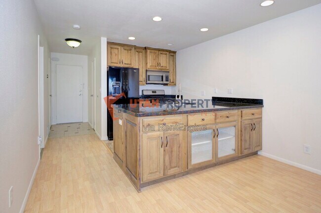 Photo - 1180 S Foothill Dr Unit #733