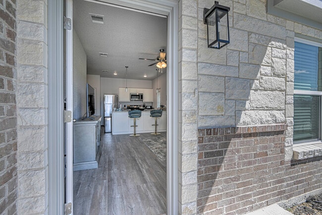 Photo - 5812 McGregor Loop Unidad 5812 B