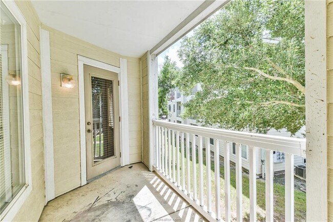 Photo - 529 Southwest Pkwy Unit 203