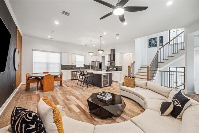 3323 Beverly Frst Dr  