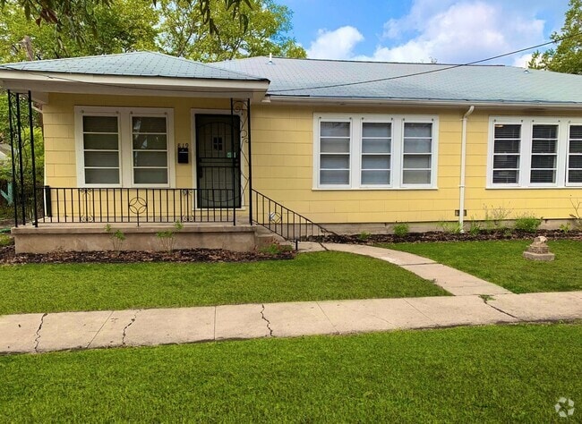 Building Photo - 819 San Antonio Ave Rental