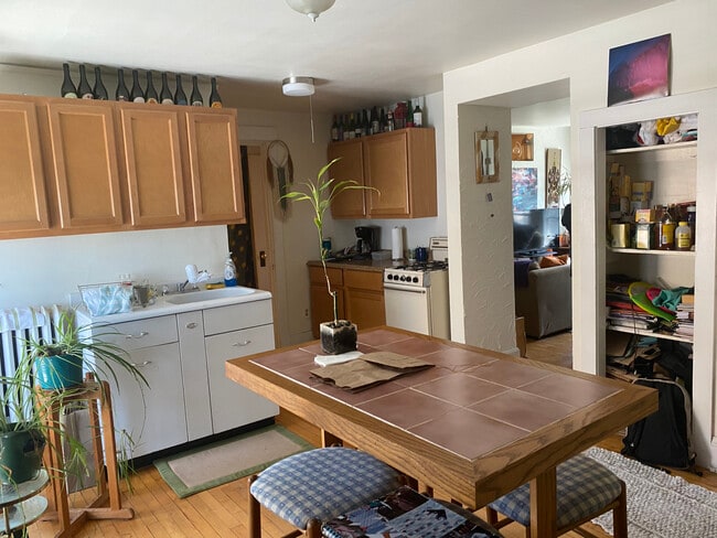 Photo - 3281 N Oakland Ave Unit 1 bedroom