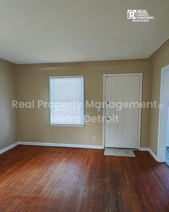 Photo - 21242 Beechwood Ave