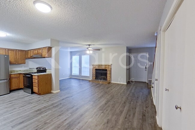 Photo - 2116 Woodnote Ln