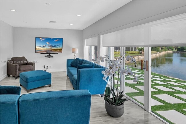 Photo - 5602 White Cedar Ln