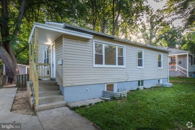 Building Photo - 3205 Henderson Ave Rental