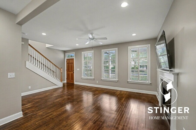 Photo - 2677 Broad St