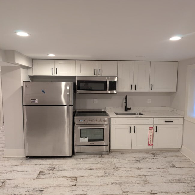 Photo - 1304 Allison St NE Unidad NE