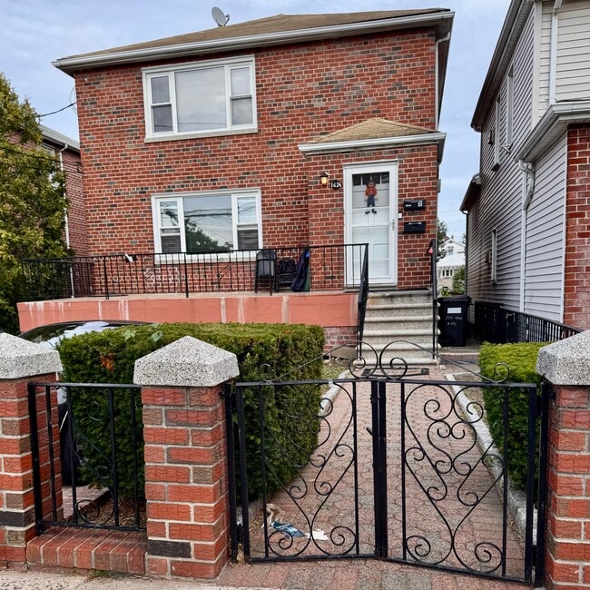 Building Photo - 1624 Ohm Ave Unit #2 Rental