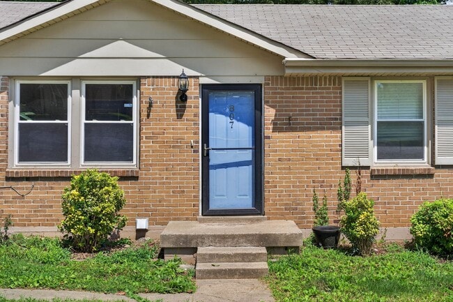 Photo - 3 Bedroom Pet Friendly Home For Rent Near Heritage Park!
