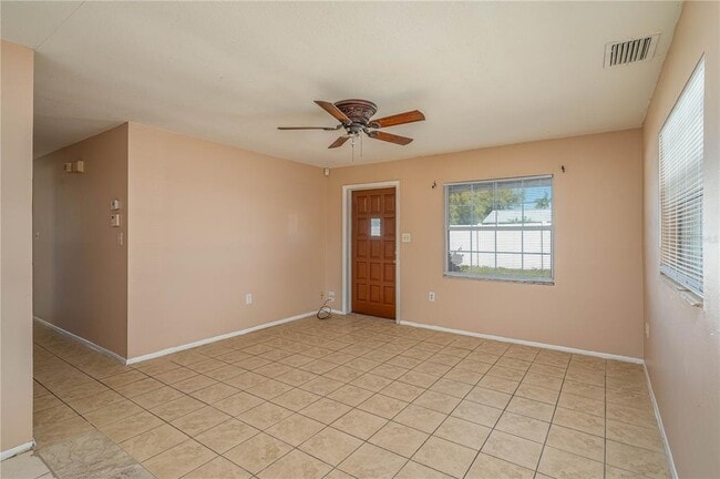 Photo - 2907 Wheeler St