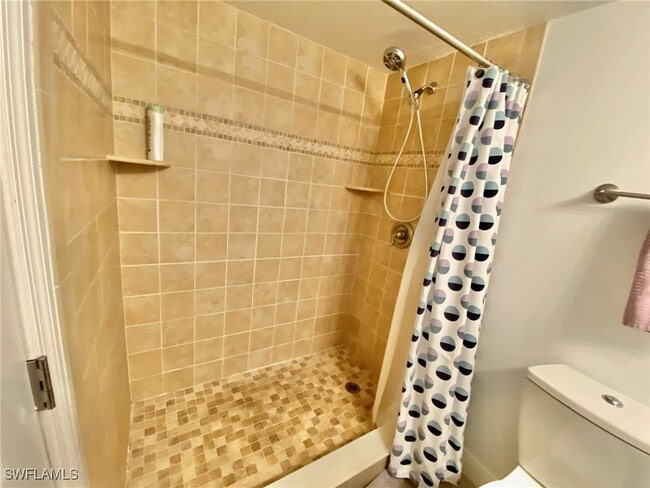 Building Photo - 145 Cypress Way E Unit A