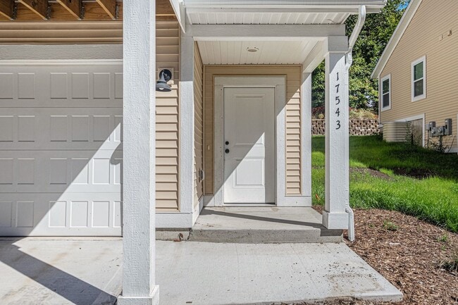 Photo - Like New 5 Bedroom - Close to the lake!