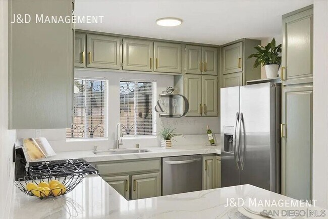 Photo - 431 Sampson St