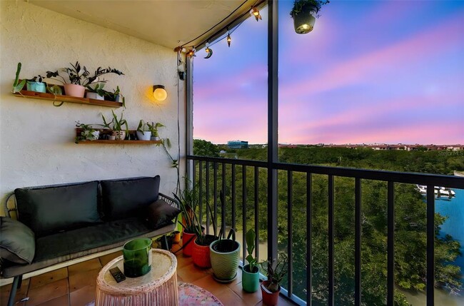 Building Photo - 900 Cove Cay Dr Unit 5F