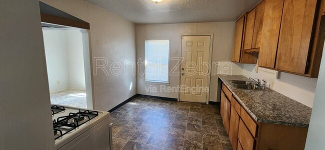 Photo - 104 E Donna Dr