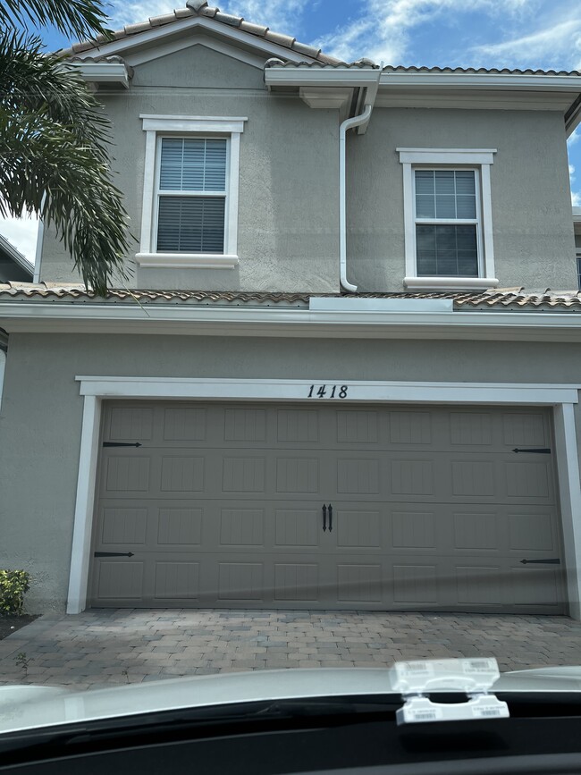 Main Elevation - 1418 Evergreen Ter