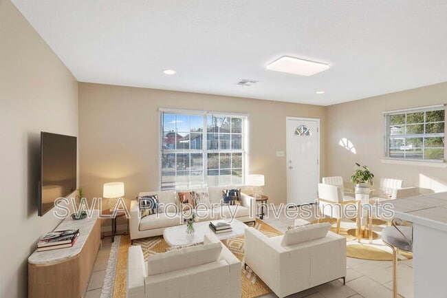 Photo - 308 W Napoleon St