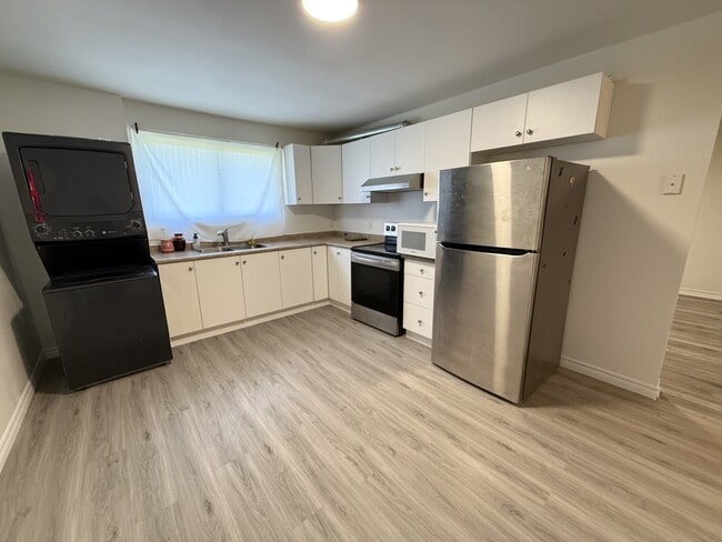 Building Photo - 130 Fifth Ave Unit 3