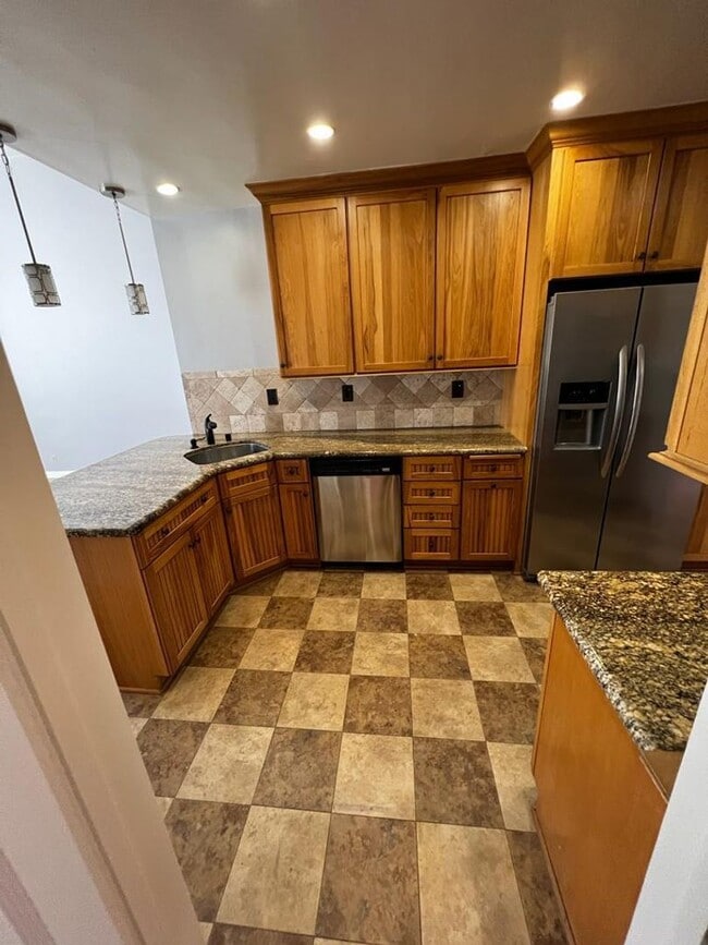 Building Photo - Beautiful 3 bed 2.5 Bath House- La Crescenta/Glendale