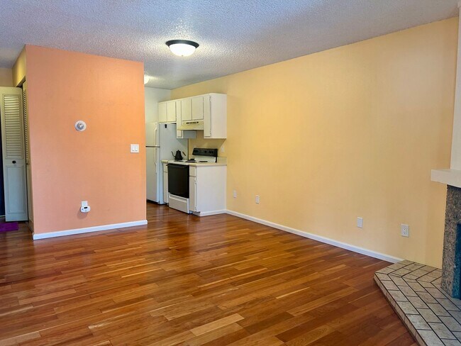 Photo - 1 Bedroom Condo with Underground Parking &...