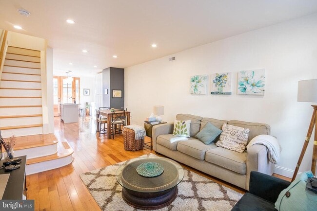 Photo - 2246 Sears St