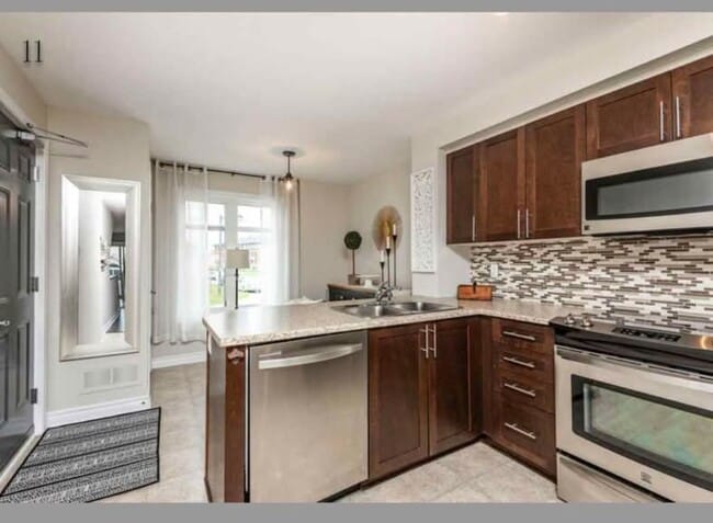 Photo - 2370 Esprit Dr