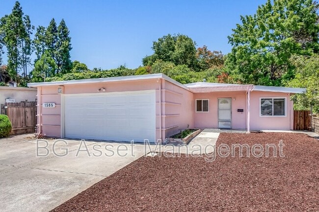 Building Photo - 1588 Ridgecrest Rd