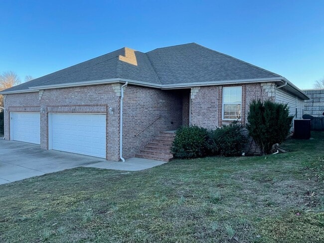 Building Photo - Kirkwood Unit 1352Kirk