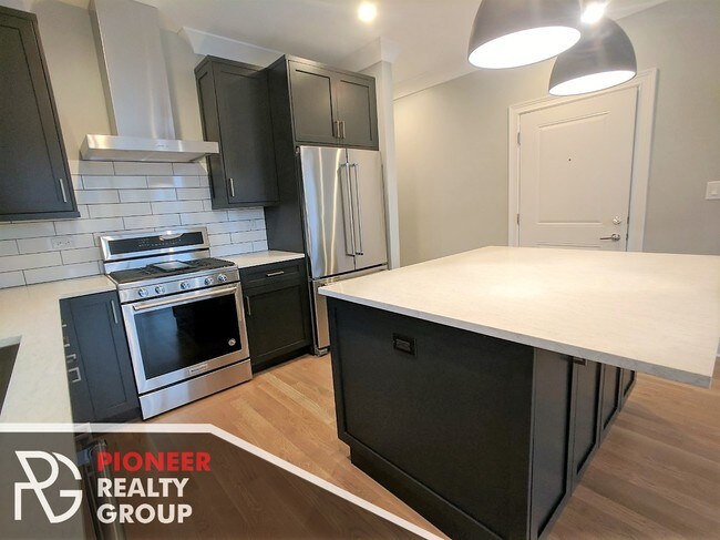 Photo - 2319 N Southport Ave Unit 2319-1S