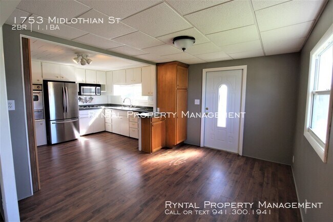 Photo - 1753 Midlothian St