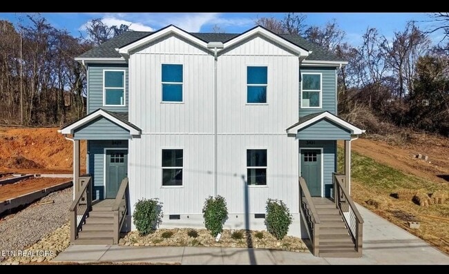 Building Photo - 3429 Garden Dr