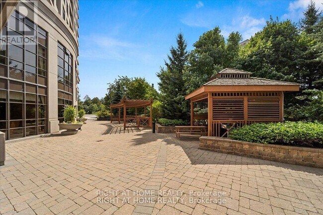 Photo - 9235 Jane St Unit 214