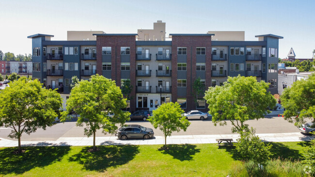 Building Photo - Osprey Point Rental