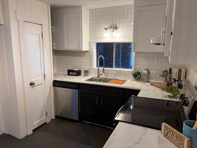 Photo - 5329 Cherry St