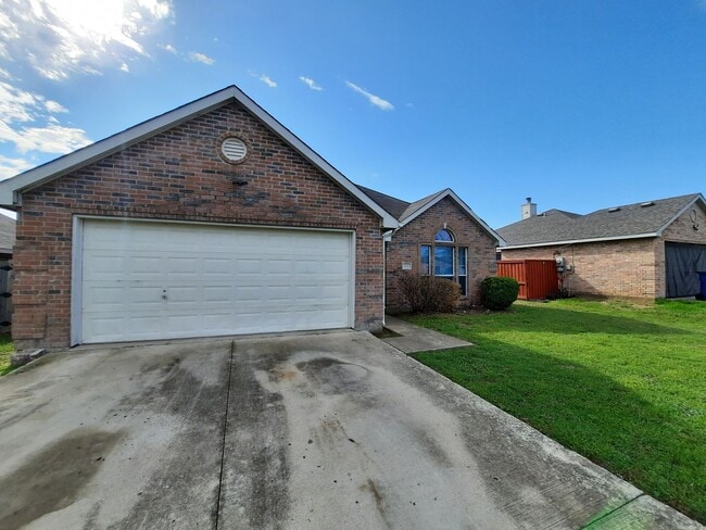 Photo - Available Now.. Absolutely Amazing property