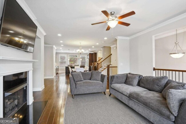 Photo - 1056 Township Square